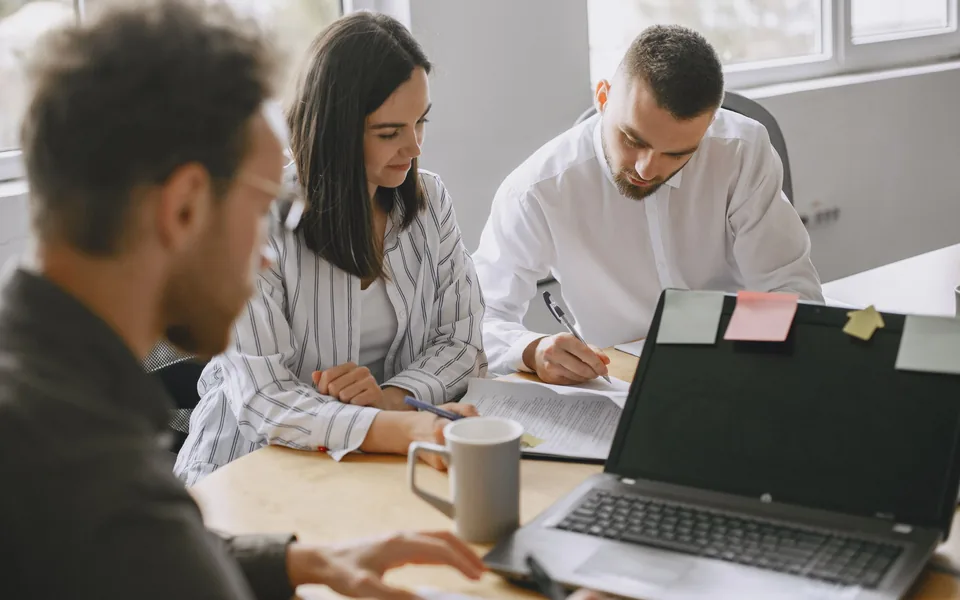 Secteur couvert : Conseil, ingénierie, services financiers