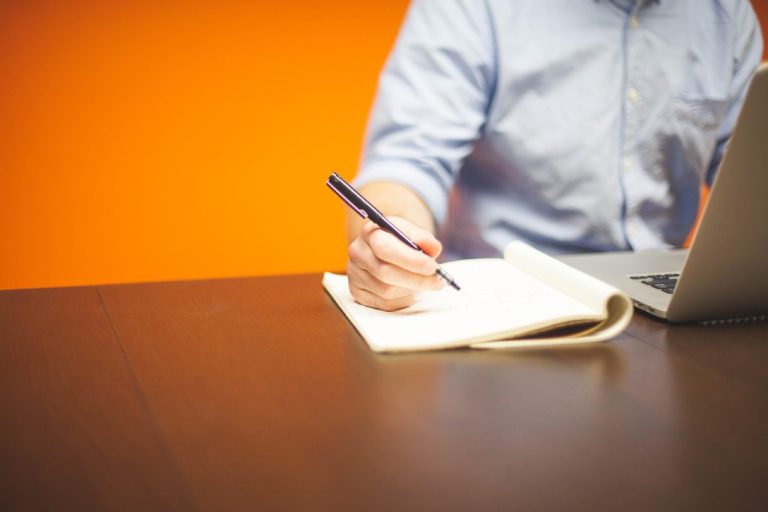 Agent IA gratuit : par où commencer avant d&rsquo;équiper votre PME