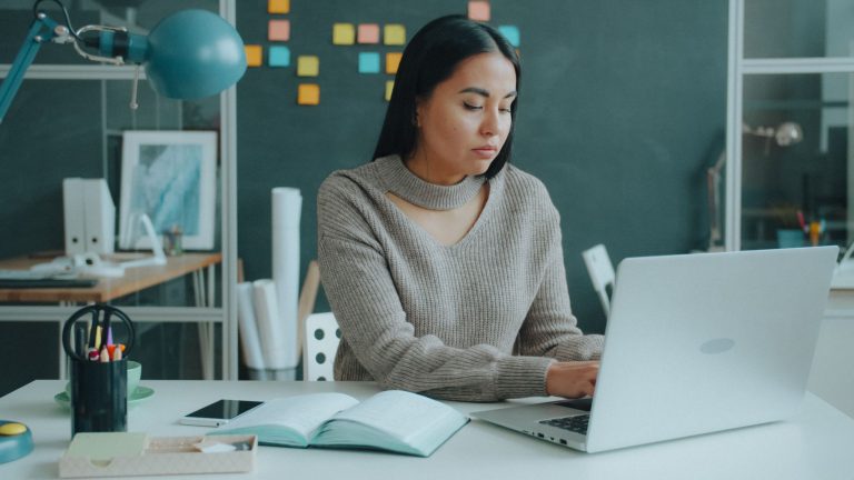 Choisir la bonne formation pour réussir votre reconversion professionnelle